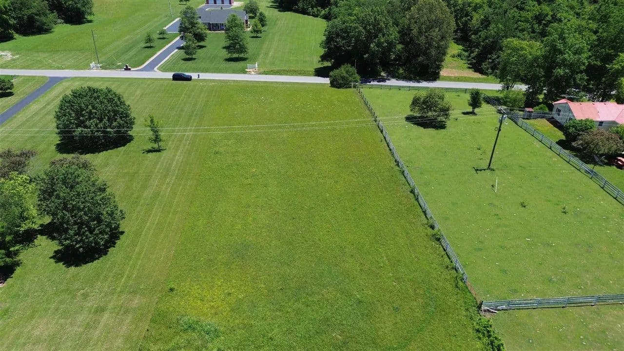 3.14 Acres of Land for Sale in Franklin, KY - Franklin, Kentucky, 42134