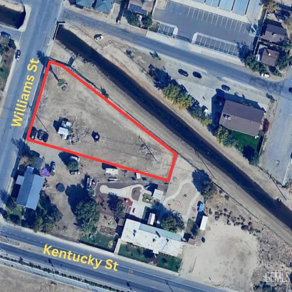 0.86 Acres of Land for Sale in Bakersfield, California - Bakersfield, California, 93305