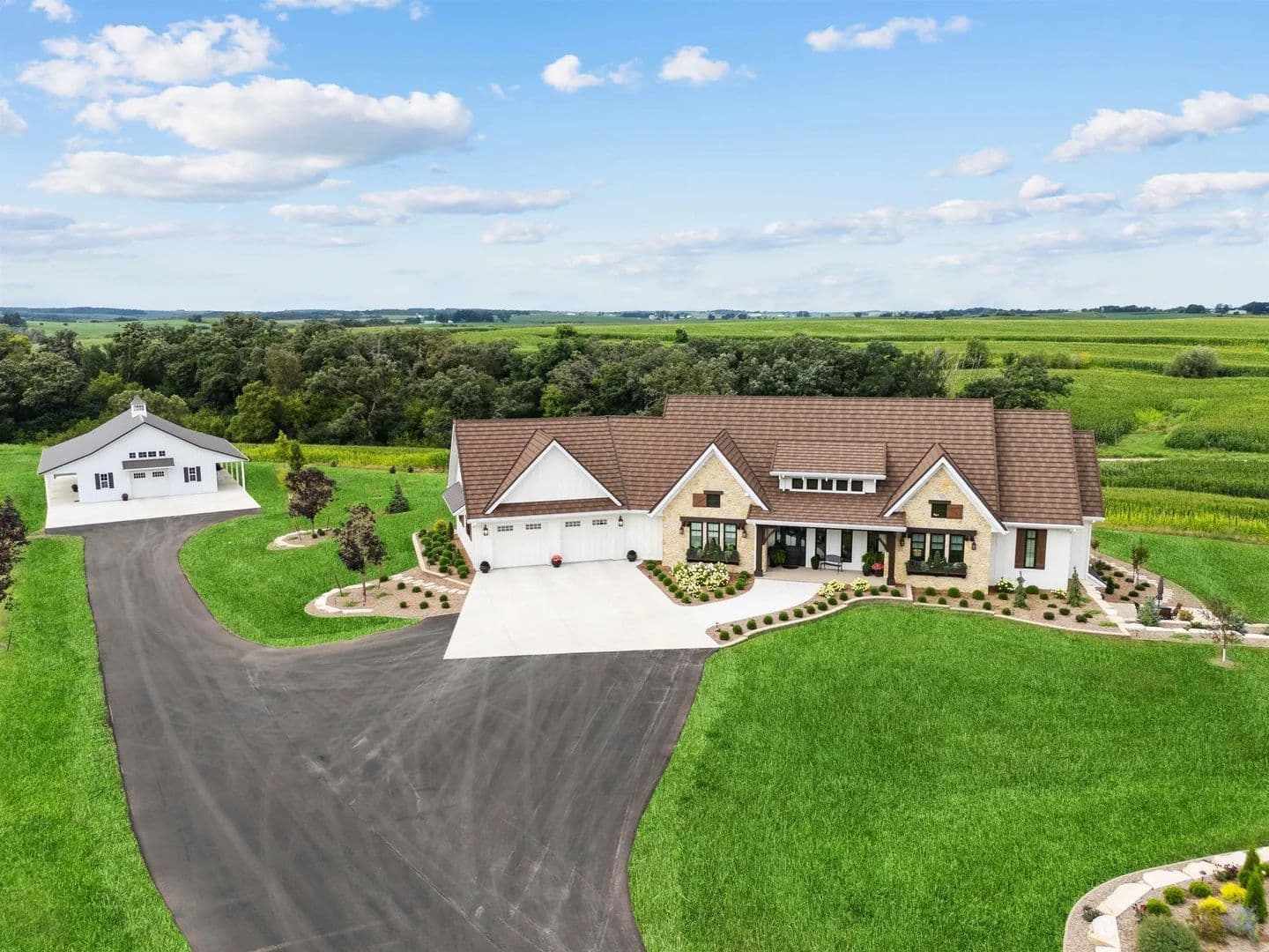 31.75 Acres of Land for Sale in Decorah, IA - Decorah, Iowa, 52101