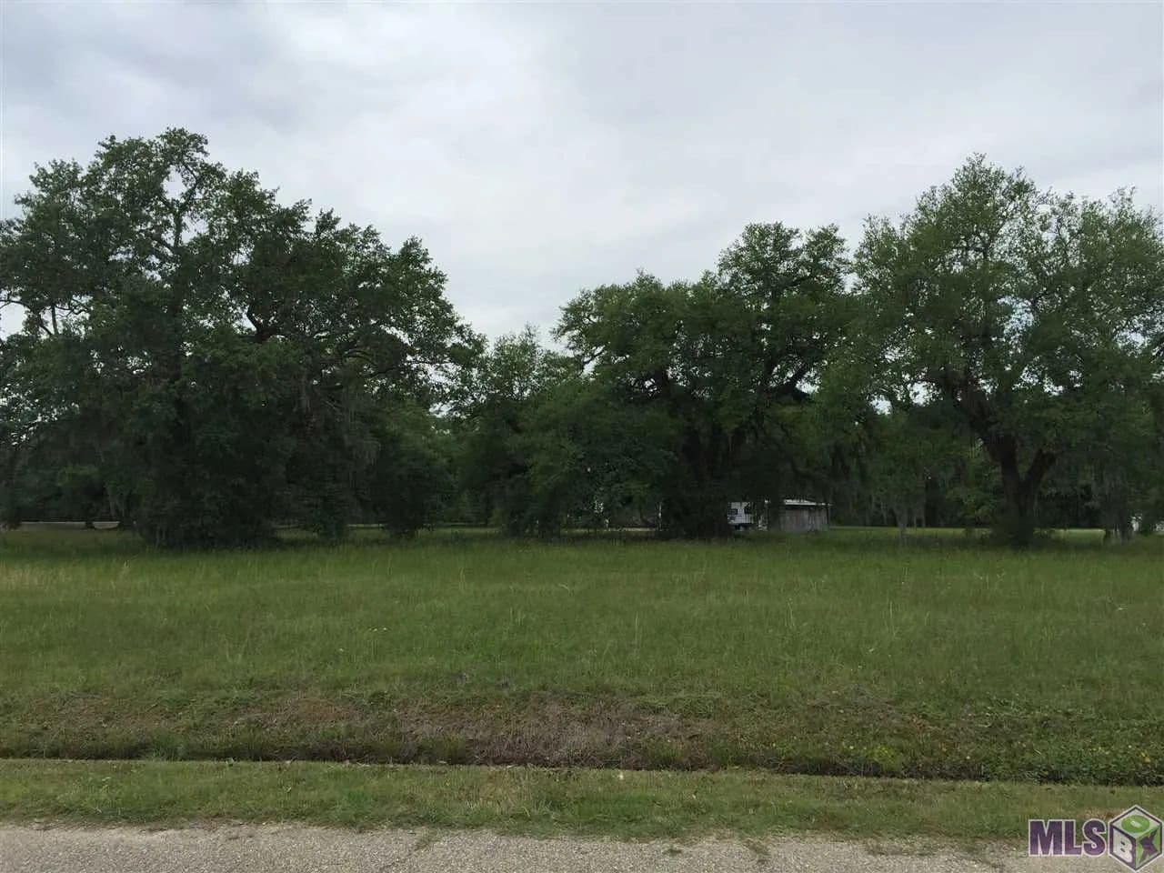 1.77 Acres of Land for Sale in Holden, Louisiana - Holden, Louisiana, 70744