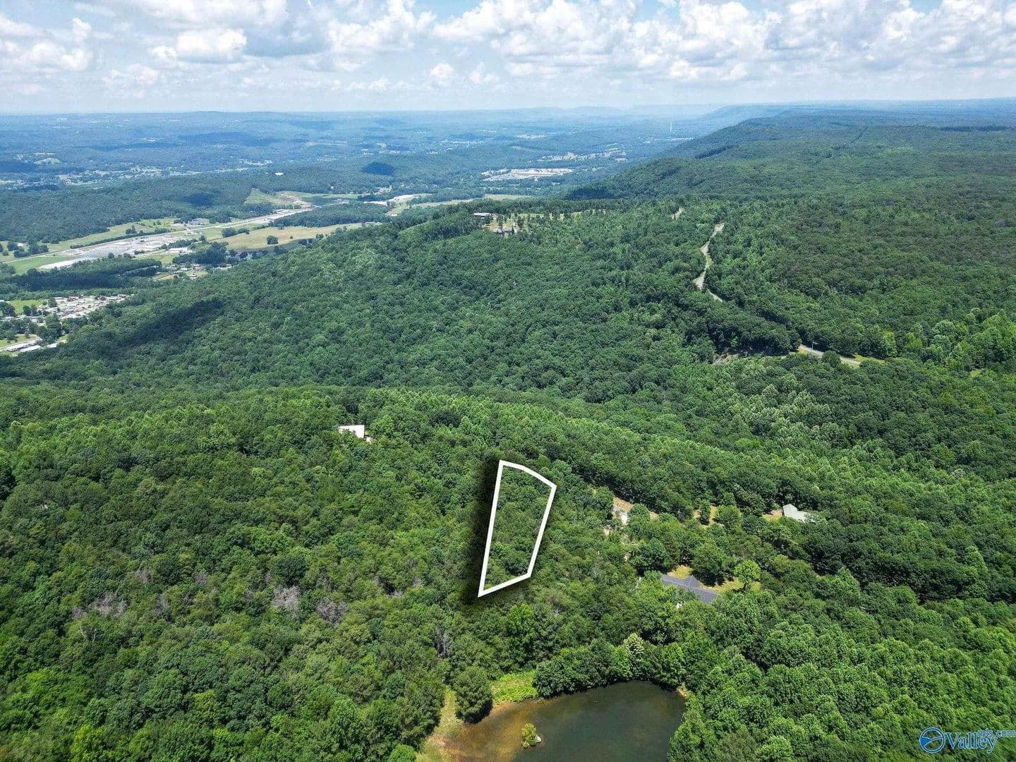 0.86 Acres of Land for Sale in Fort Payne, AL - Fort Payne, Alabama, 35967