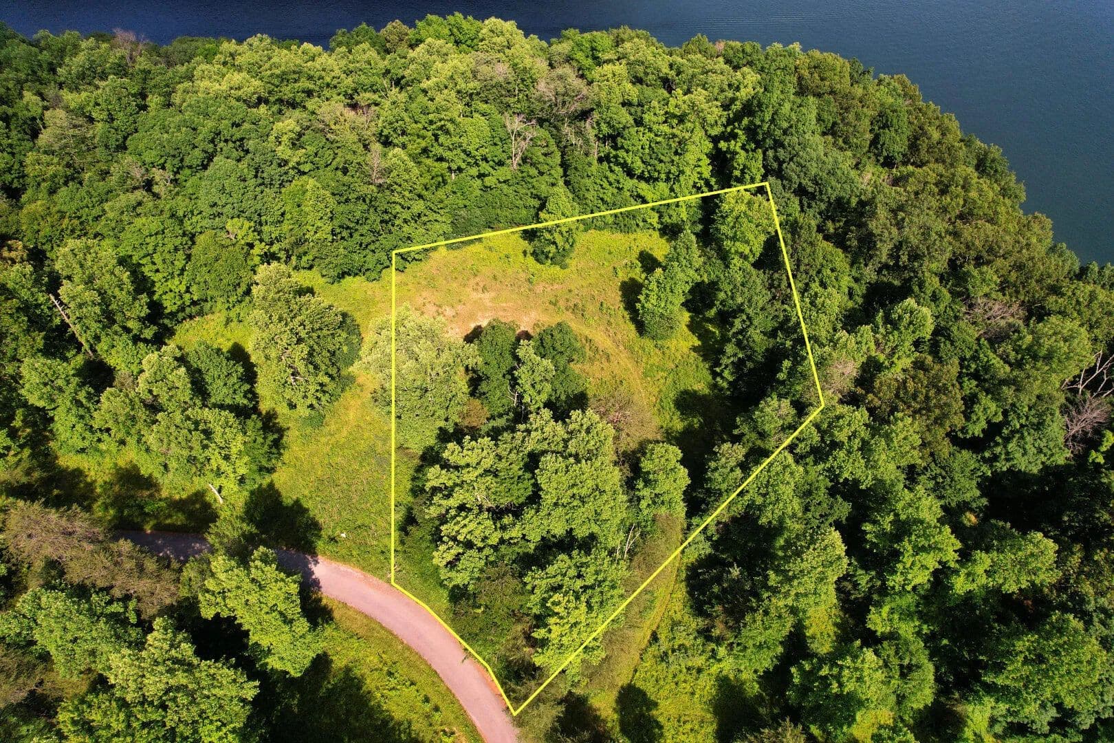 1.73 Acres of Land for Sale in Jamestown, KY - Jamestown, Kentucky, 42629