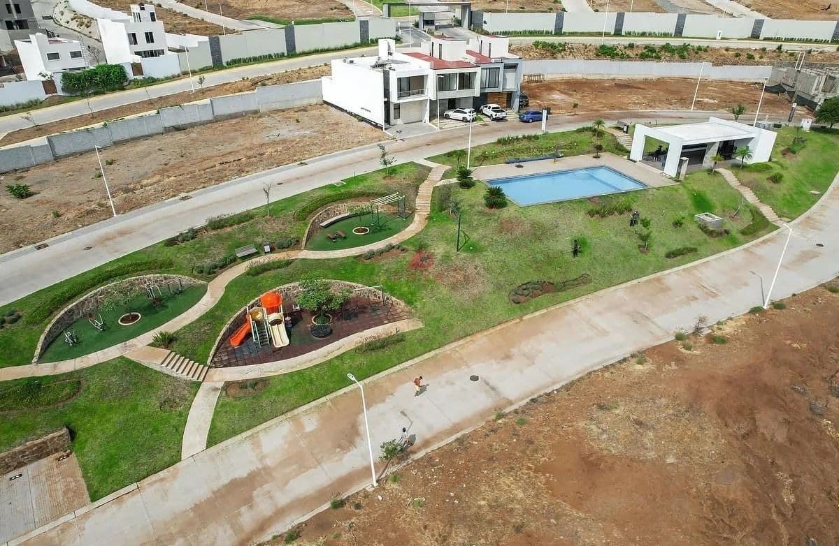 Terreno en venta en Senderos de Monteverde, Tlajomulco de Zúñiga | 161 m² - land for sale