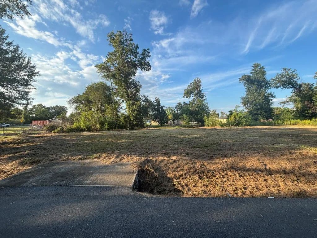 Land -Single Family Acreage in Lake Charles - Lake Charles, Louisiana, 70601