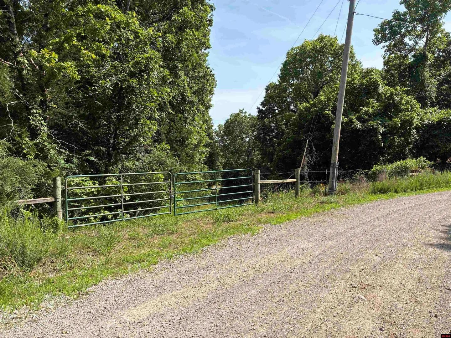 13.6 Acres of Land for Sale in Flippin, Arkansas - Flippin, Arkansas, 72634