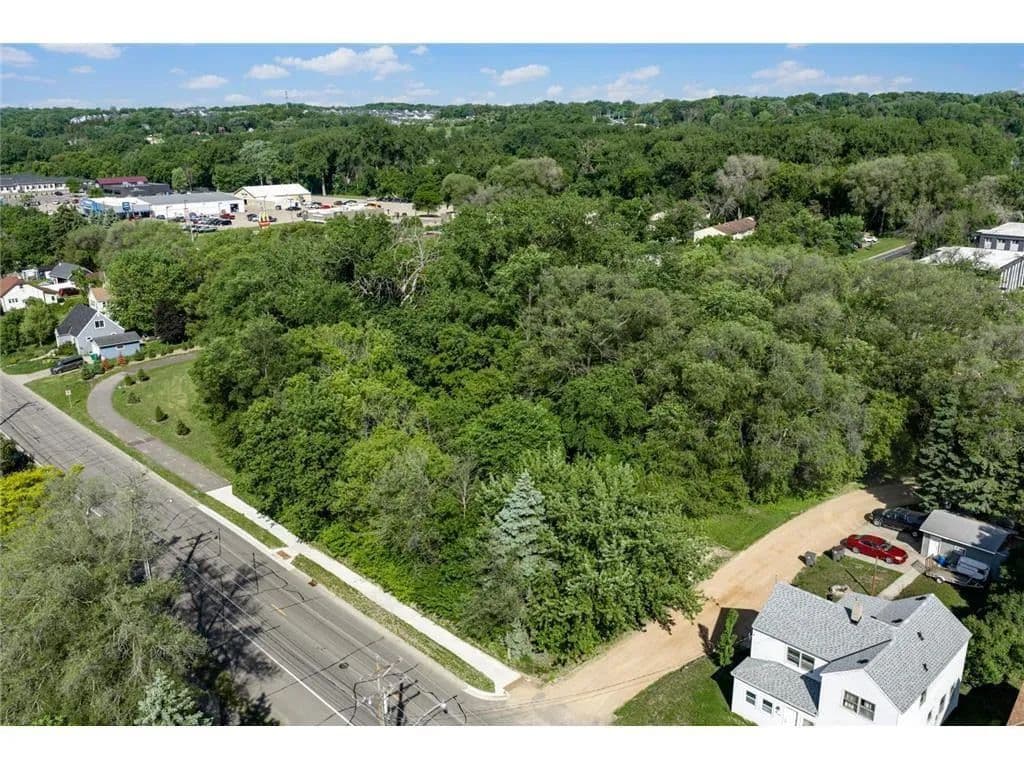 0.42 Acres of Land for Sale in Chaska, Minnesota - Chaska, Minnesota, 55318