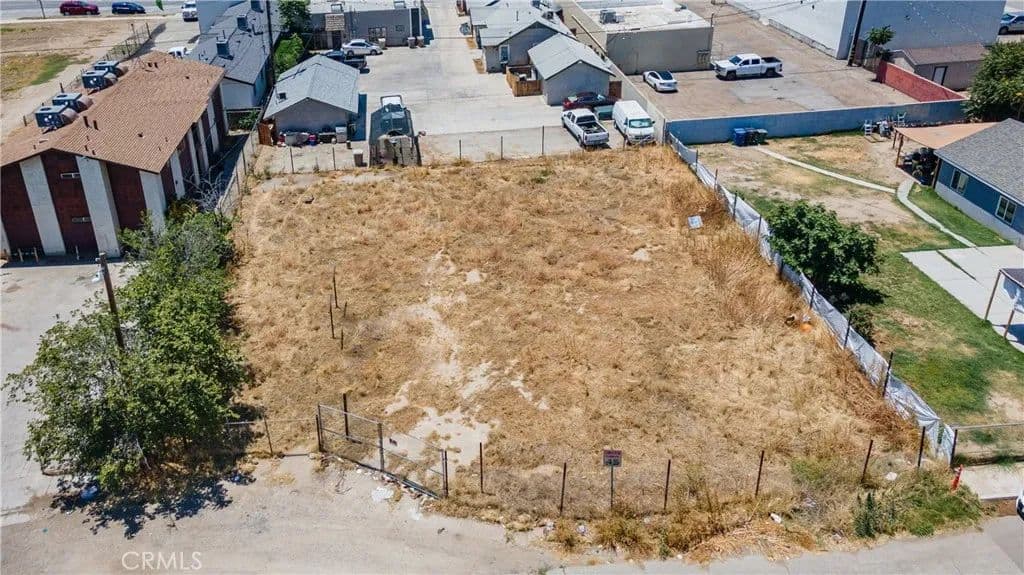 0.23 Acres of Land for Sale in Bakersfield, California - Bakersfield, California, 93304