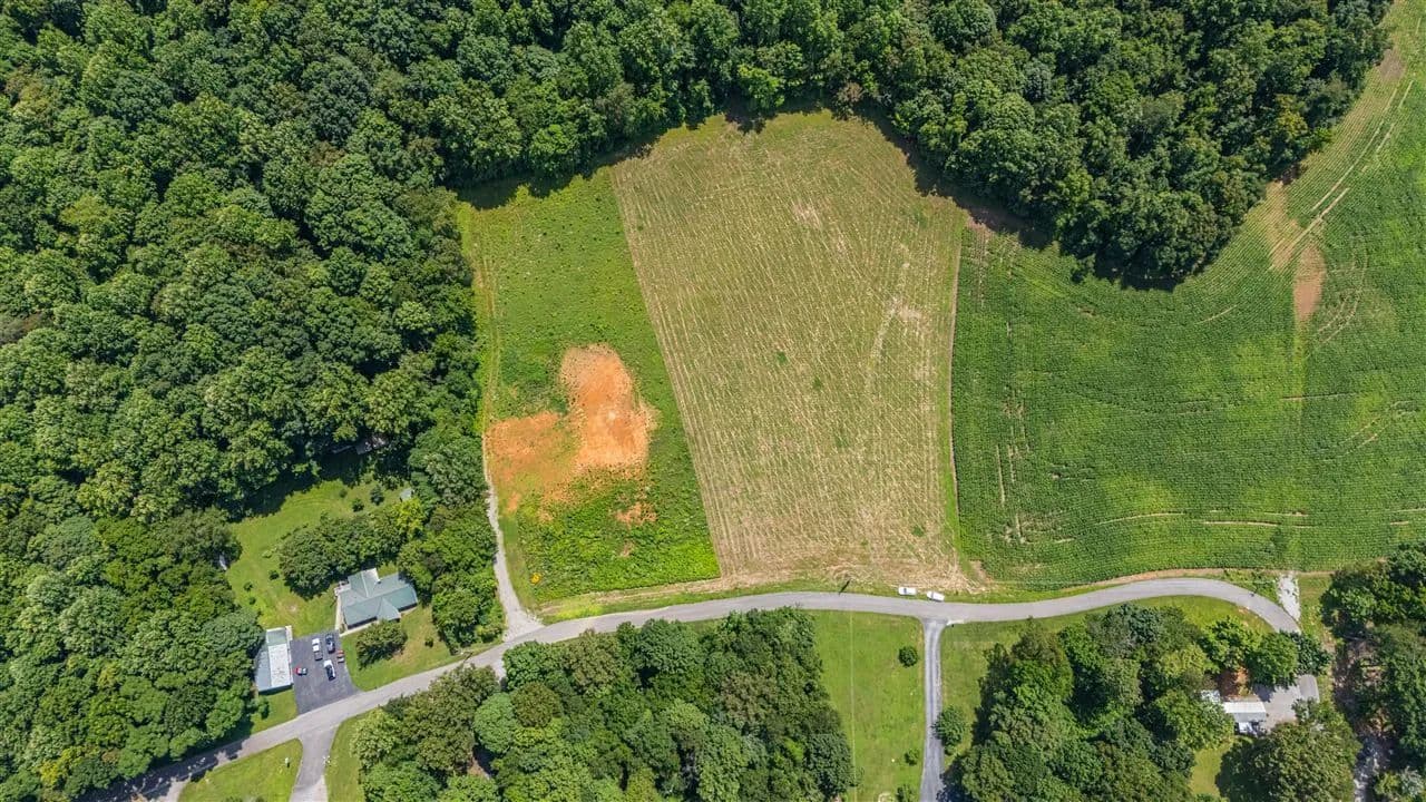 141.12 Acres of Land for Sale in Albany, Kentucky - Albany, Kentucky, 42602