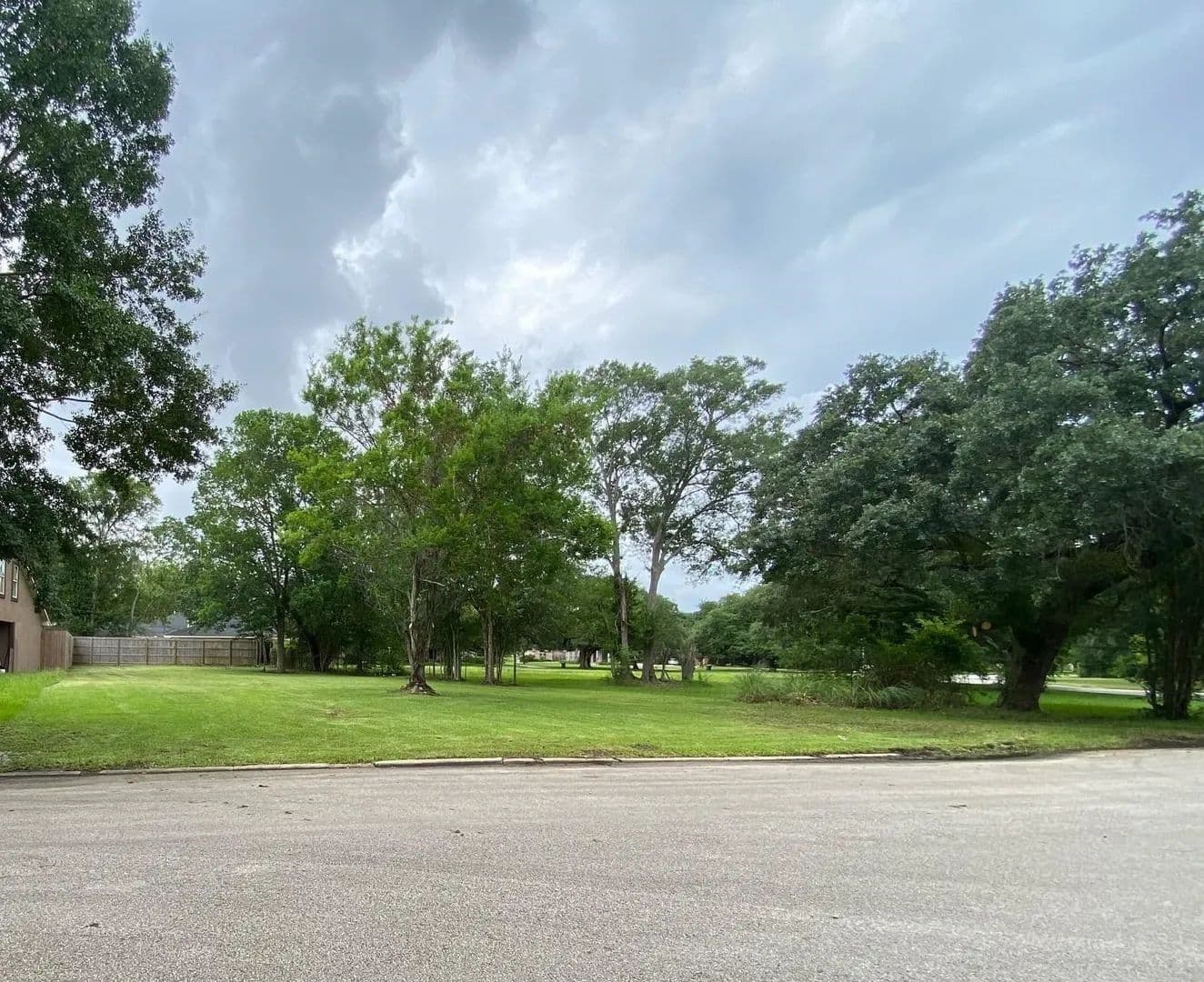 Property from 208 CENTRAL CALDWOOD DR - KW - Beaumont, Texas, 77707