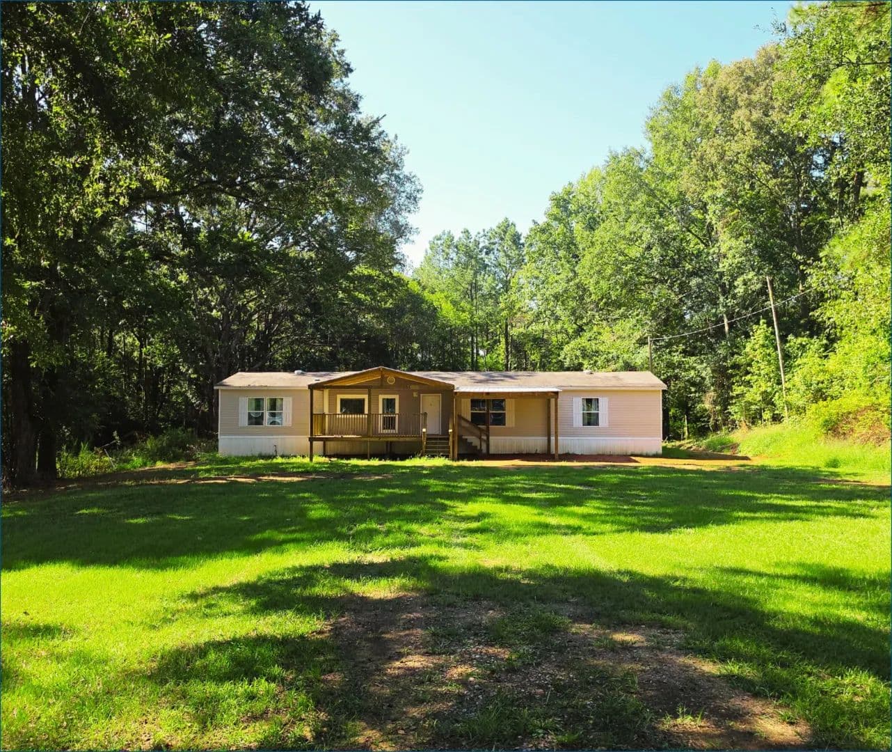 1.25 Acres with a Home in Leake County at 160 Crowder Creek Road in Carthage, MS - Carthage, Mississippi, 39051