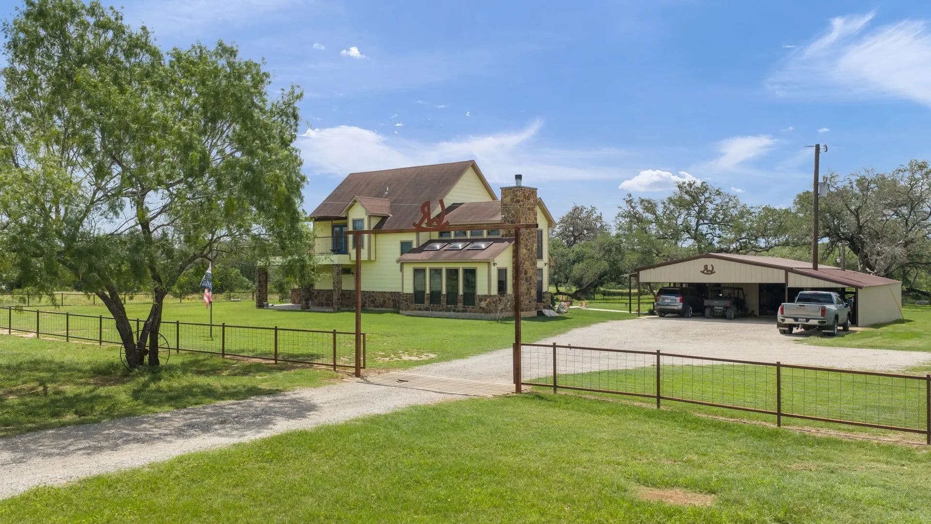 46 Acres of Land for Sale in Adkins, Texas - Adkins, Texas, 78101