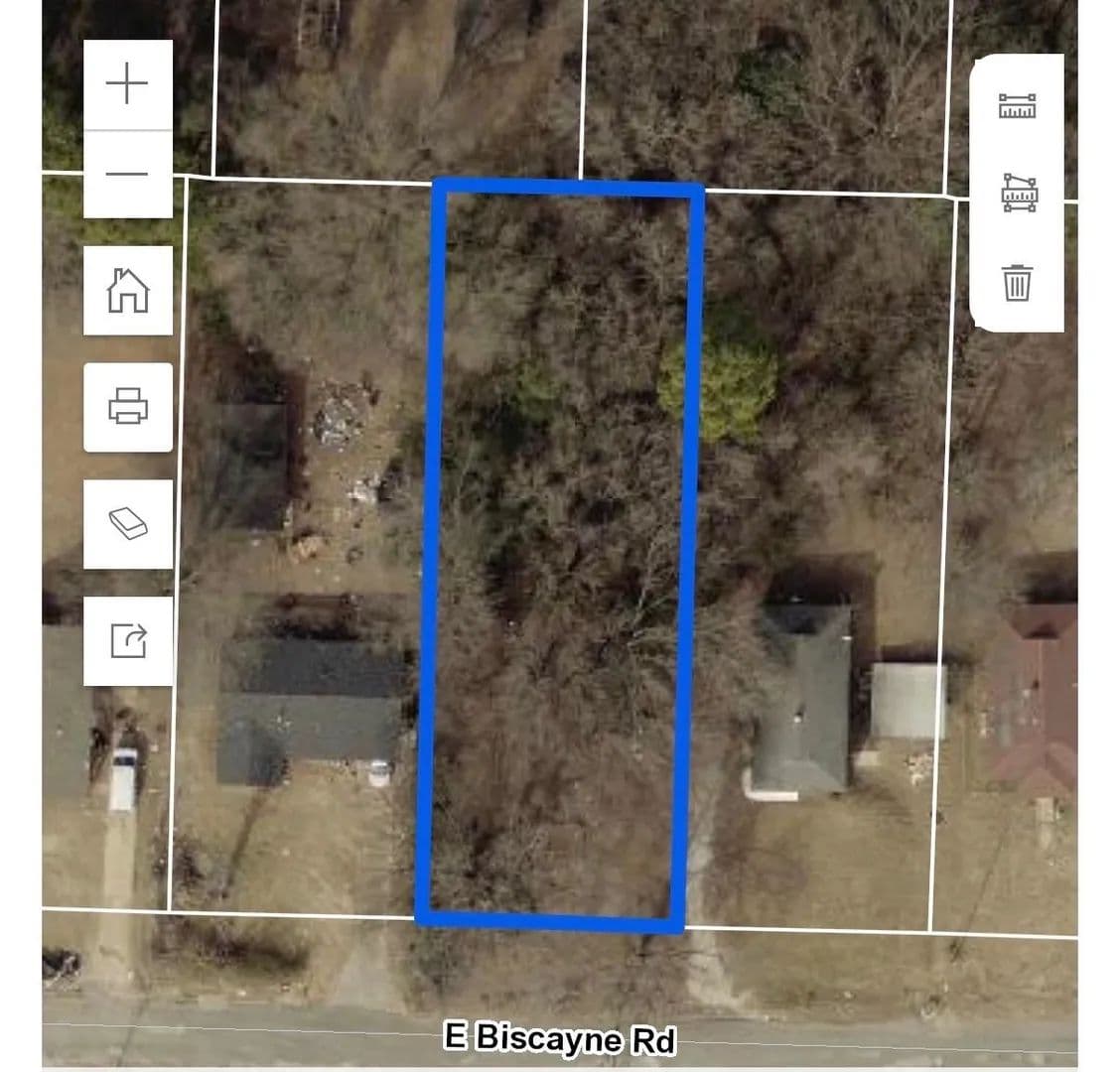 0.32 Acres of Land for Sale in Memphis, Tennessee - Memphis, Tennessee, 38109