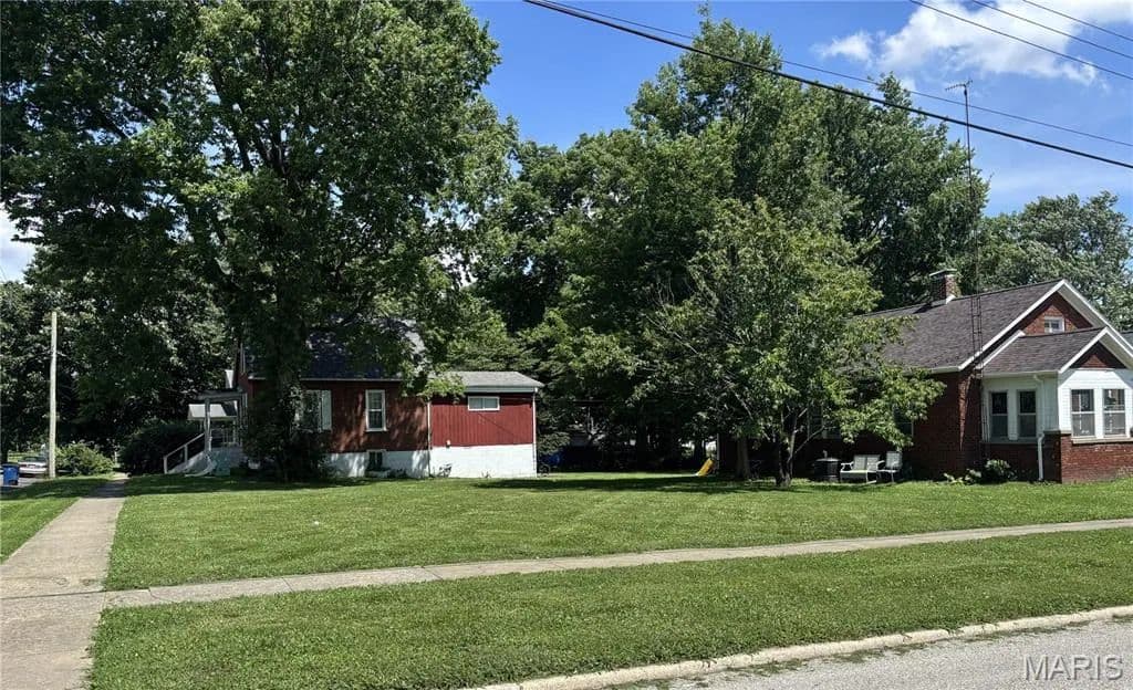 Property from 224 N Locust Street - KW - Greenville, Illinois, 62246