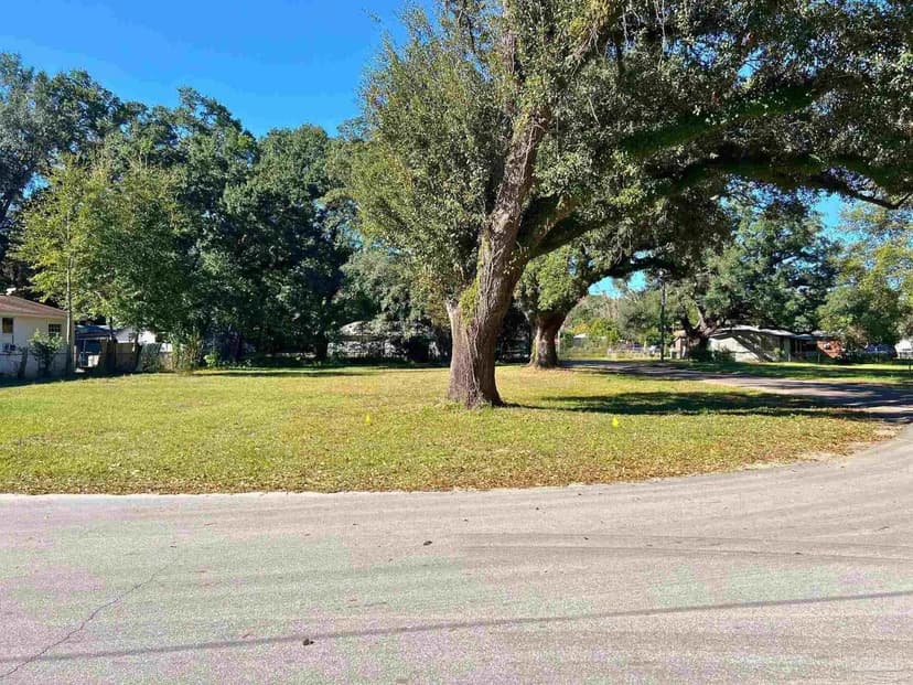 Lots & Land-Other in Pensacola
