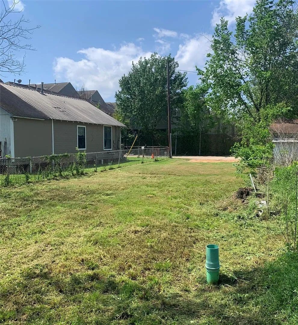 Property from 3 Bace Court - KW - Houston, Texas, 77007