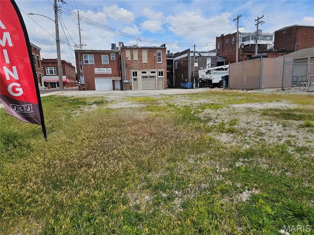 Property from 120 W Water Street - KW - Hillsboro, Illinois, 62049