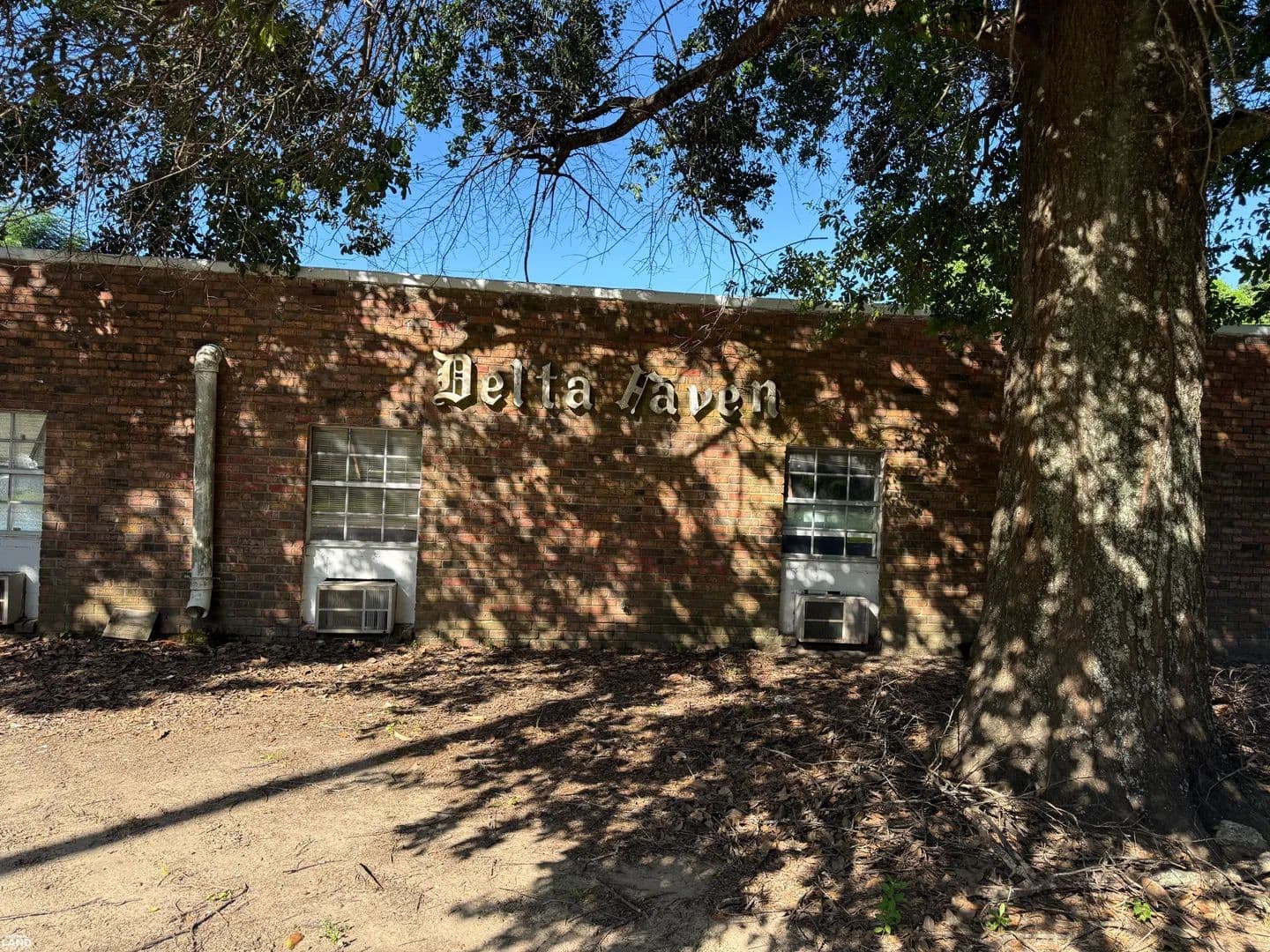 Large Apartment Building 30 minutes From META site - Tallulah, Louisiana, 71282