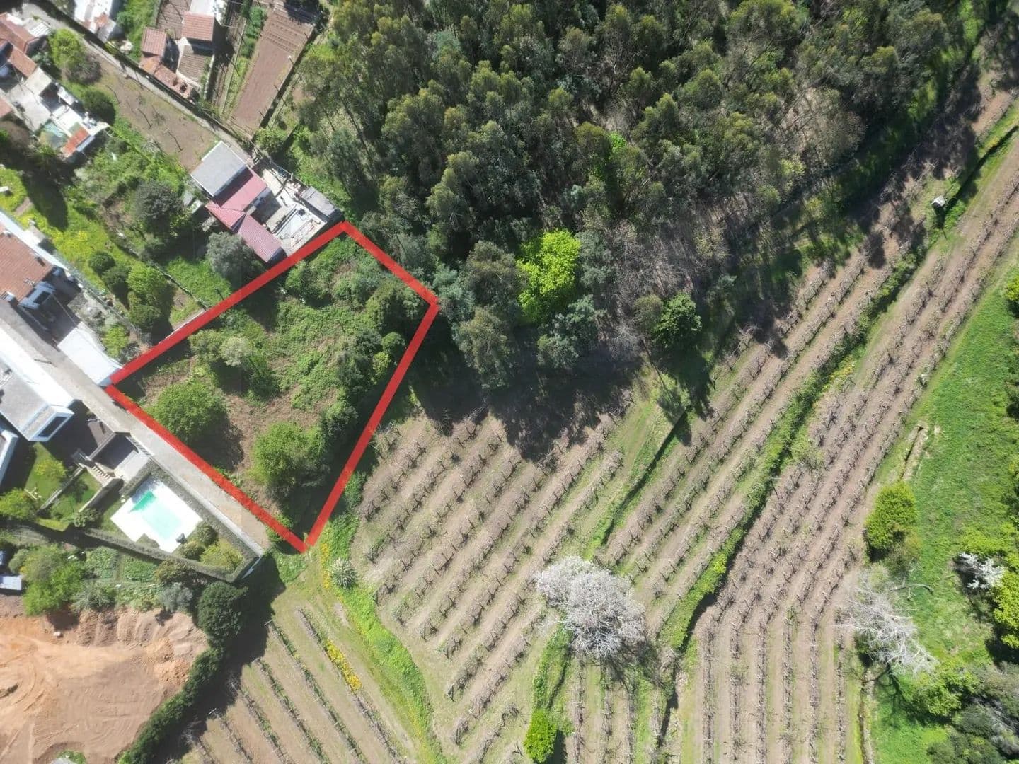1000 Acres of Land for Sale in Vilar de Andorinho, Vila Nova de Gaia - land for sale