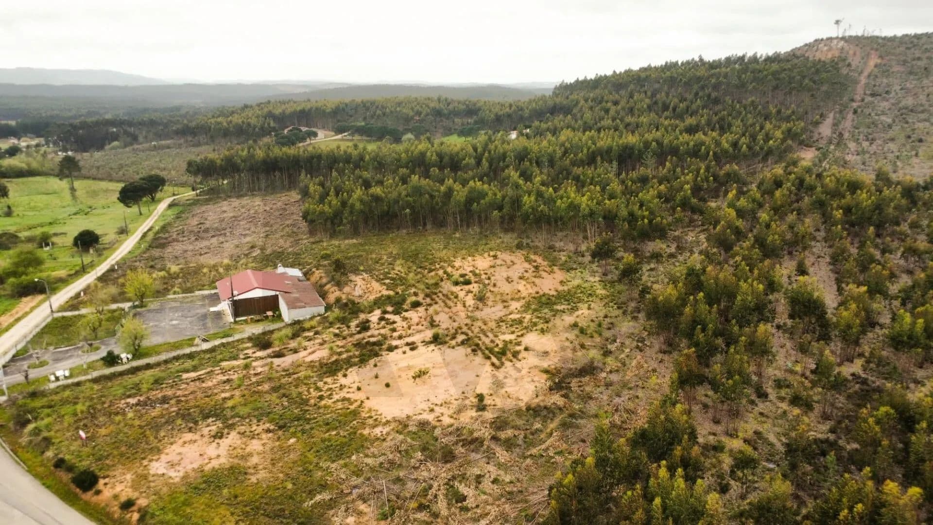 1000 Acres of Land for Sale in Campelos e Outeiro da Cabeça, Torres Vedras - land for sale