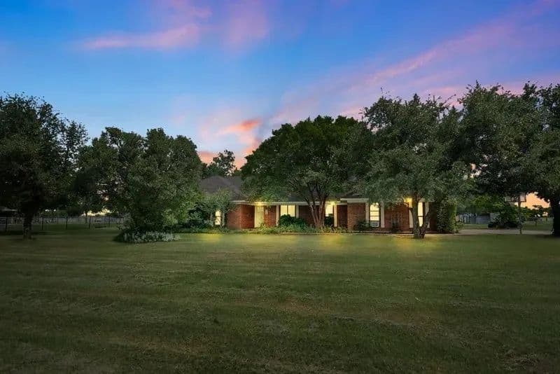 10 Acres of Land for Sale in Krum, Texas - Krum, Texas, 76249
