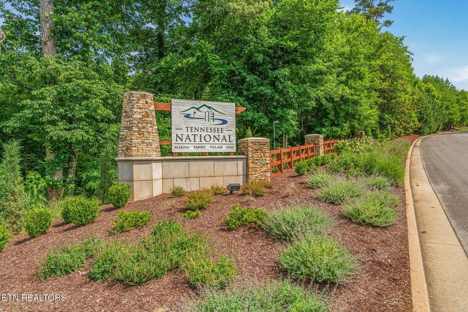 0.67 Acres of Land for Sale in Loudon, Tennessee - Loudon, Tennessee, 37774