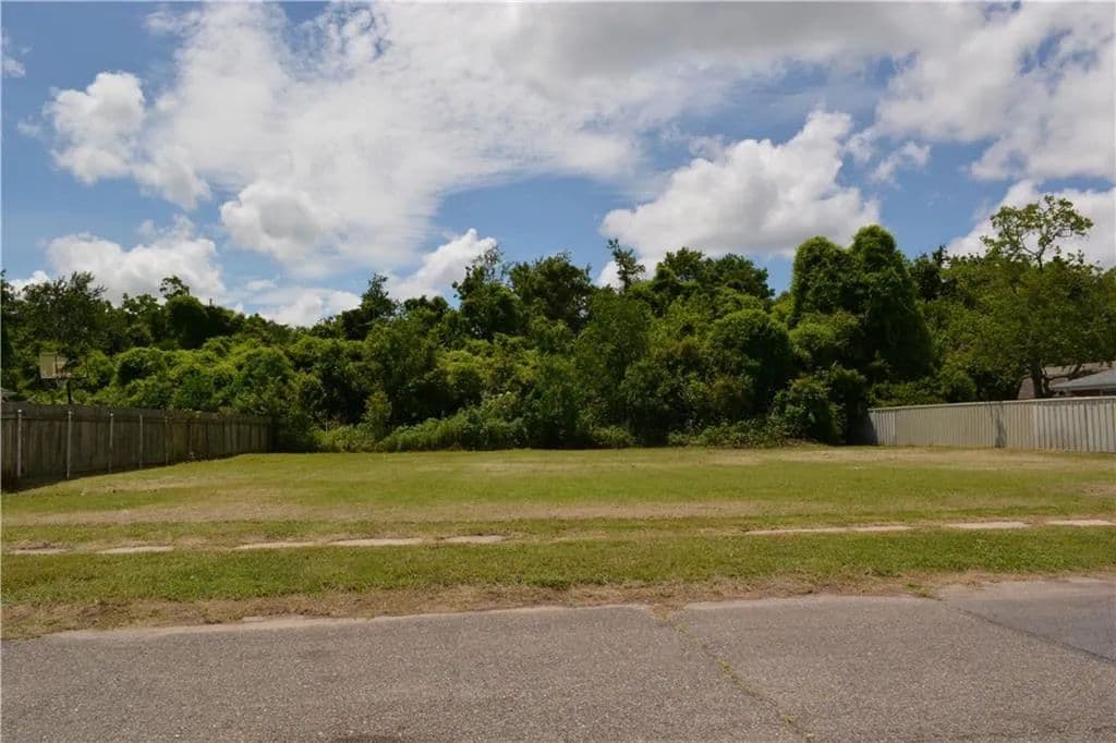 0.28 Acres of Land for Sale in Meraux, Louisiana - Meraux, Louisiana, 70075