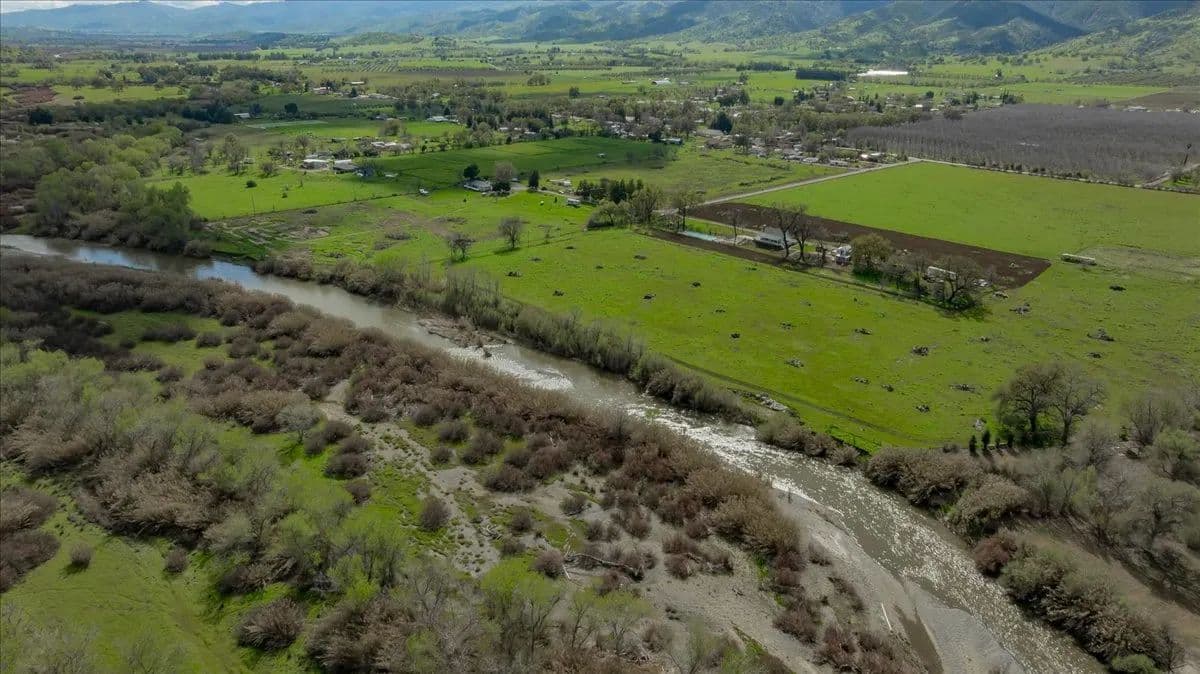 71-Acre Farm/Ranch in Guinda, California with Cache Creek Frontage - land for sale