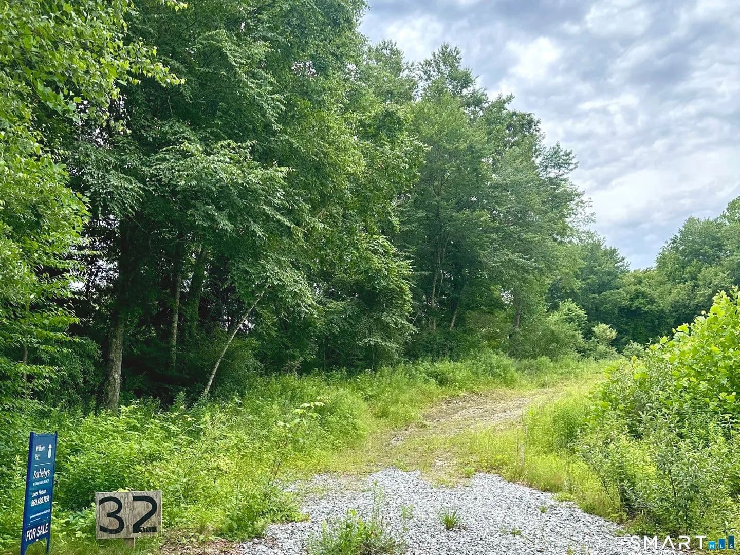 1.86 Acres of Land for Sale in Woodbury, CT - Woodbury, Connecticut, 06798