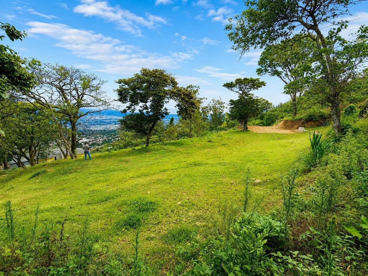 Venta de lote 8 en San Antonio de Escazú - land for sale