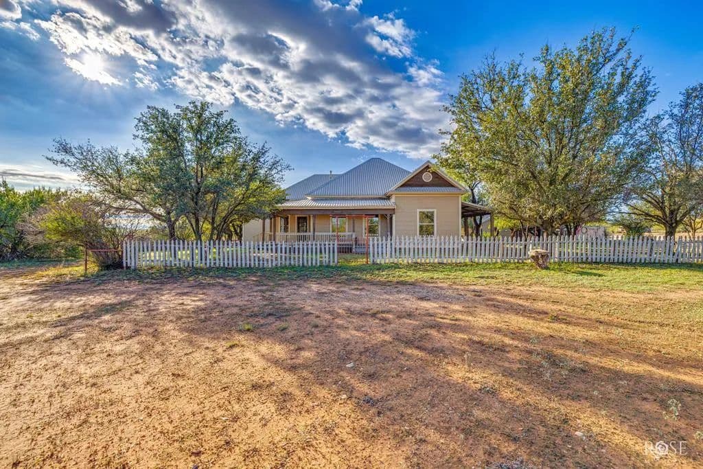 1 Acre of Land for Sale in Bronte, Texas - land for sale