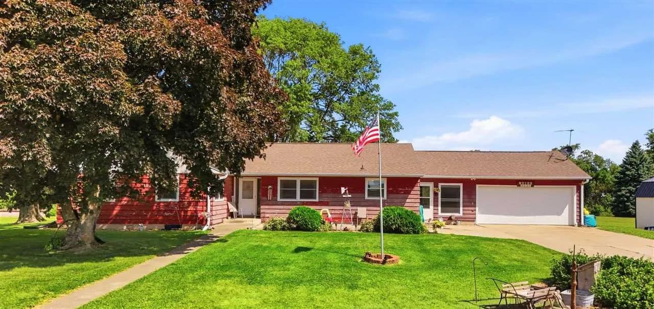 1.43 Acres of Land for Sale in Marengo, Iowa - Marengo, Iowa, 52301