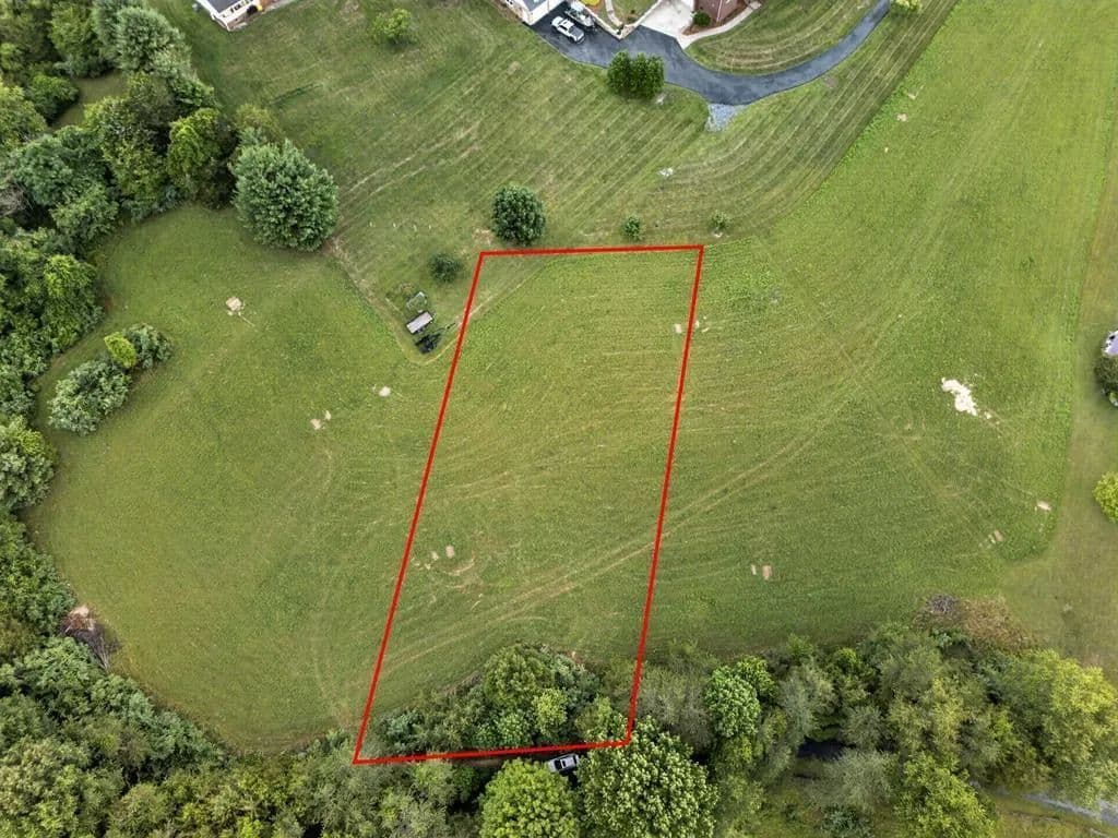1.06 Acres of Land for Sale in Abingdon, VA - Abingdon, Virginia, 24212