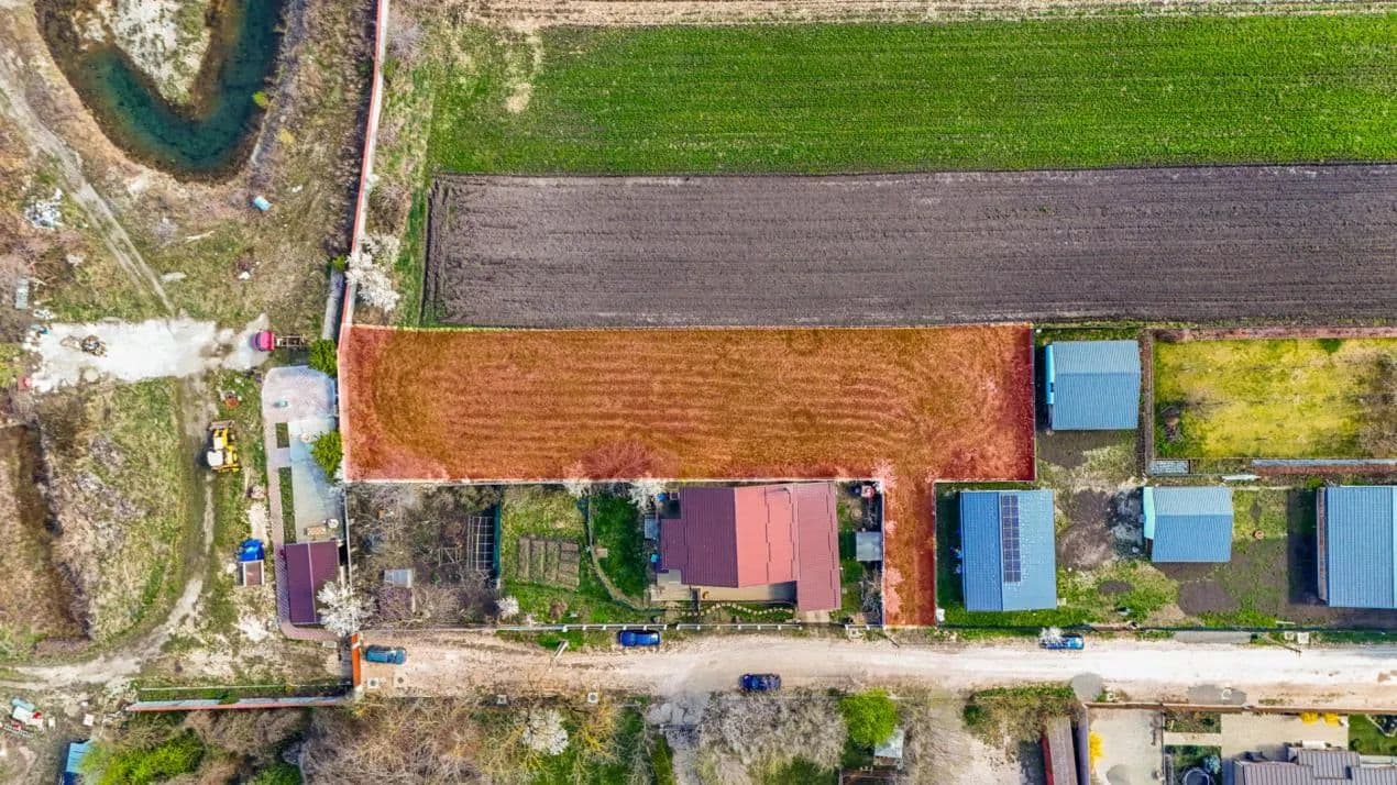 Teren pentru construcții în Stupini, cu potențial imens - land for sale
