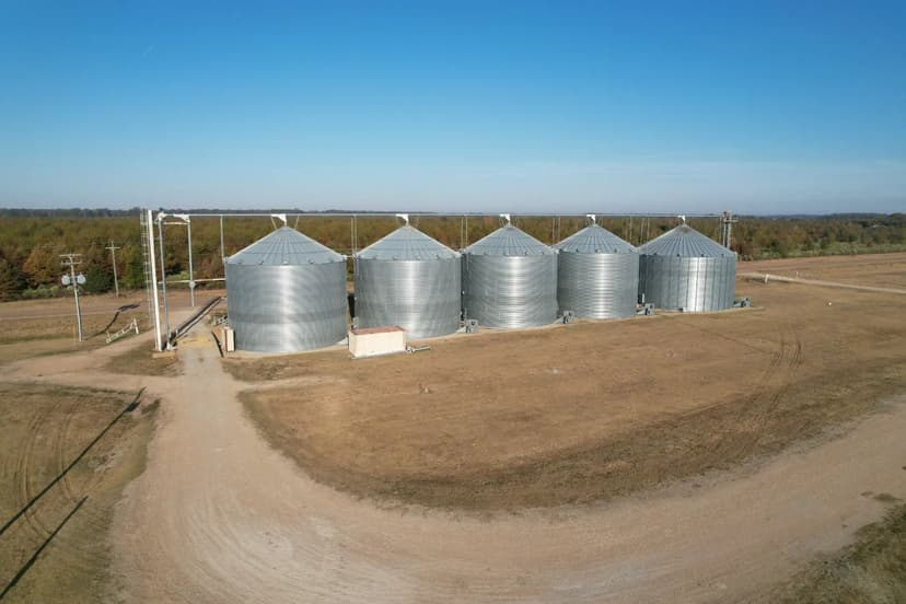 4.38 Acres with 5 Grain Bins in Quitman County, MS
