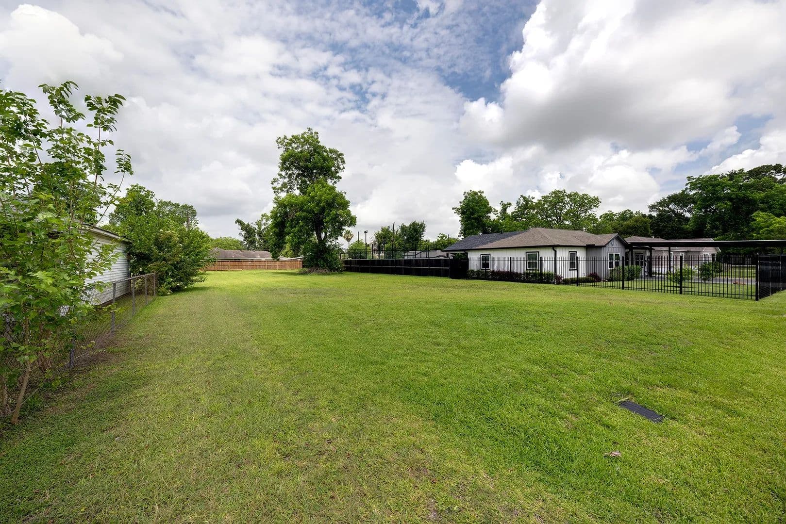 0.3 Acres of Land for Sale in Houston, Texas - Houston, Texas, 77055