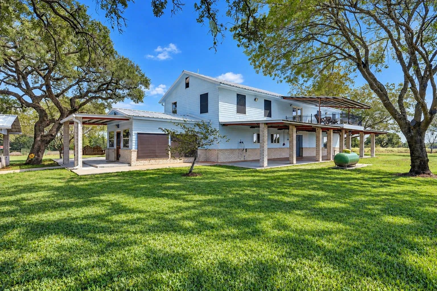 2927 COUNTY RD 240, Hallettsville - Texas, 77964