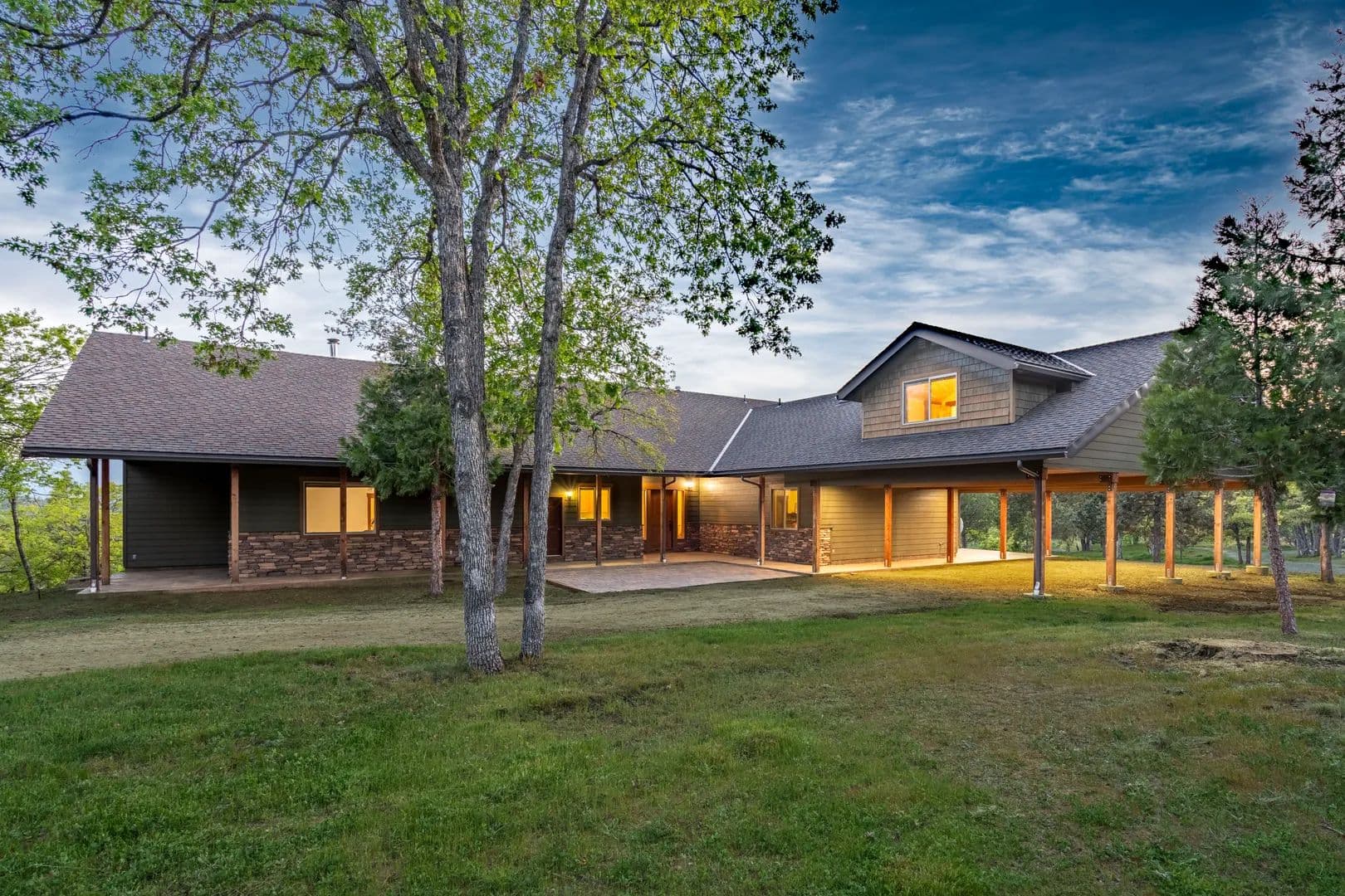 22494 Jefferson Rd - Ashland, Oregon, 97520