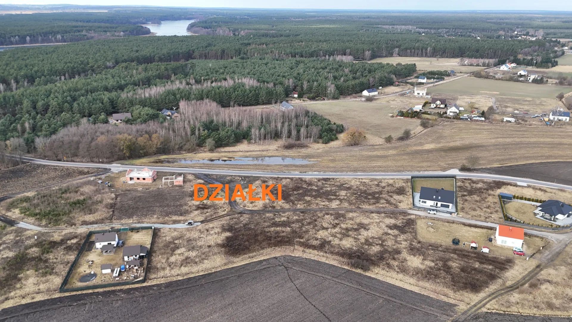 Działka budowlana przy lesie i jeziorze - land for sale