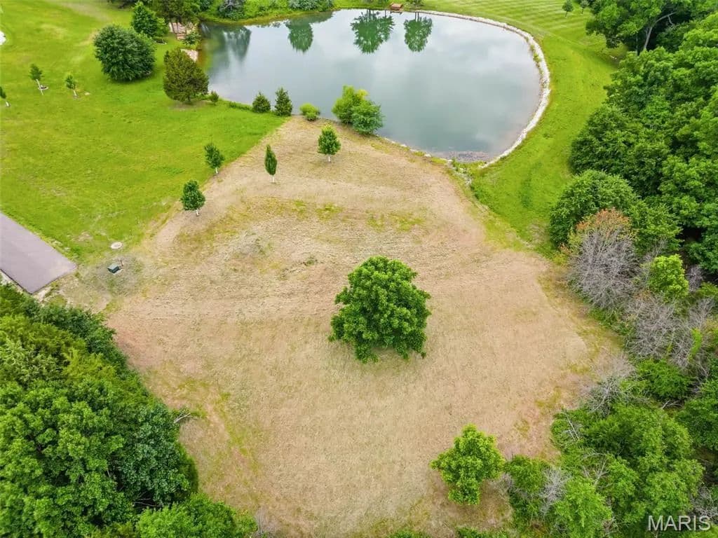1.01 Acres of Land for Sale in Innsbrook, MO - Innsbrook, Missouri, 63390