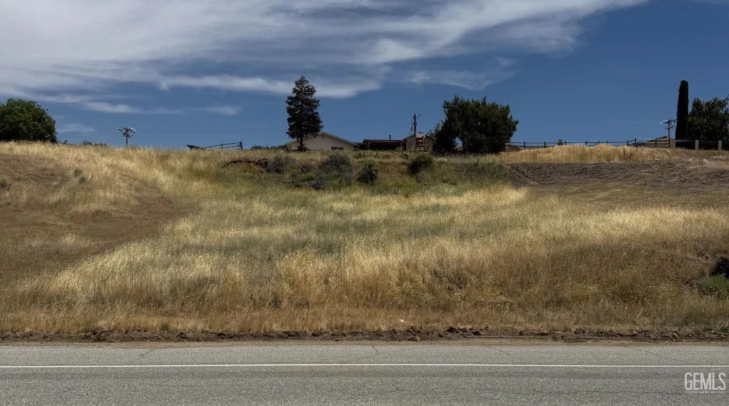 0.3 Acres of Land for Sale in Tehachapi, California - Tehachapi, California, 93561