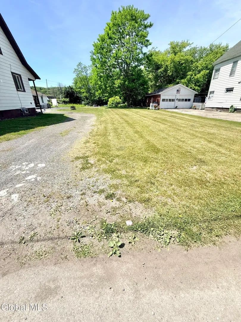 Property from 28 Carmichael Street - KW - Amsterdam, New York, 12010
