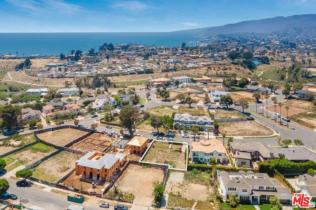 Property from 526 Frontera Dr - KW - Pacific Palisades, California, 90272