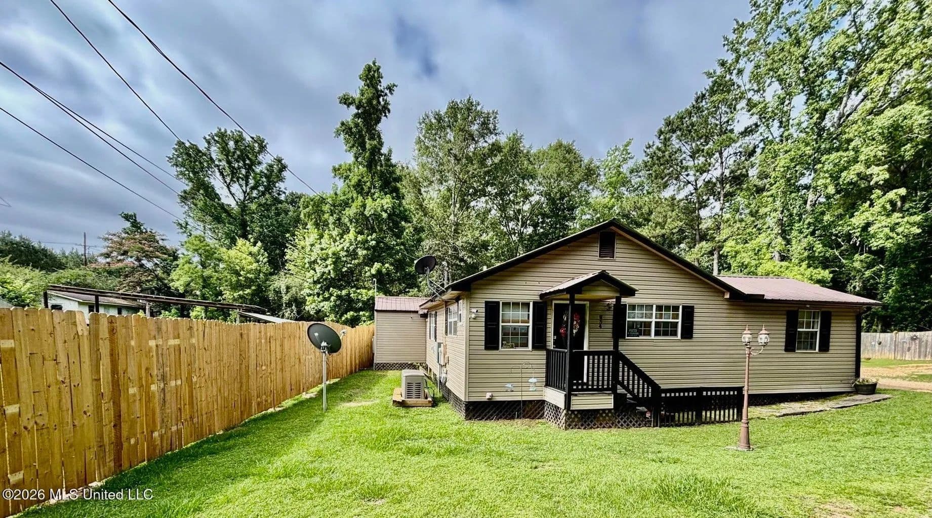 Pike County MS Home with Handicap Accessible Apartment - Mccomb, Mississippi, 39648