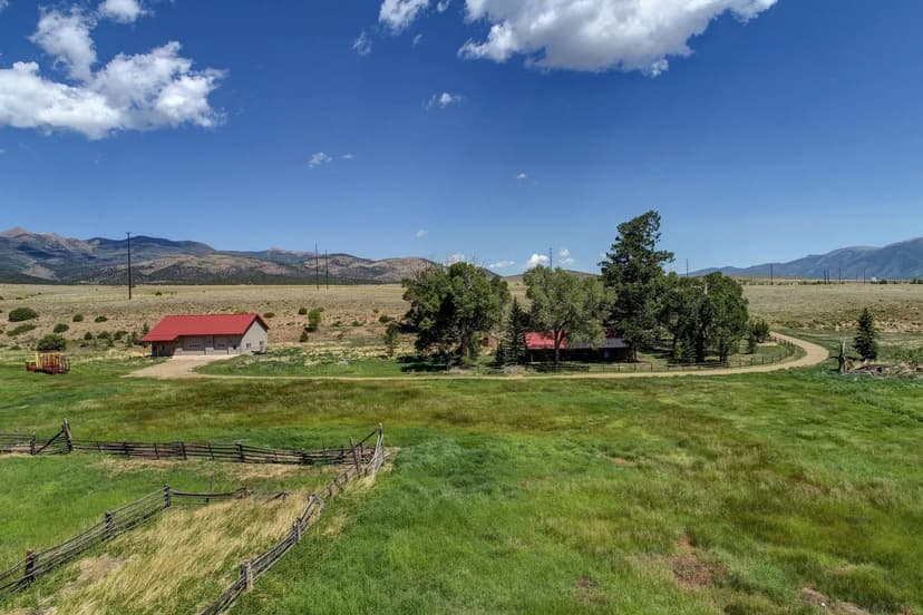 Large Colorado Ranch with Cabin