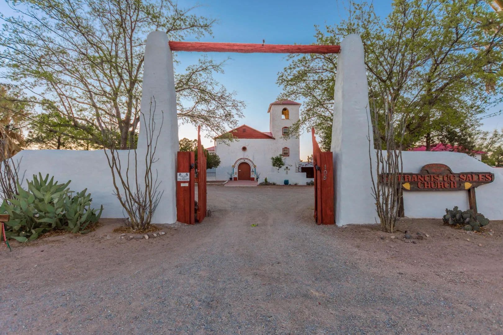 Historic Adobe Estate with Event Venue in Dona Ana County, New Mexico - Hatch, New Mexico, 87937