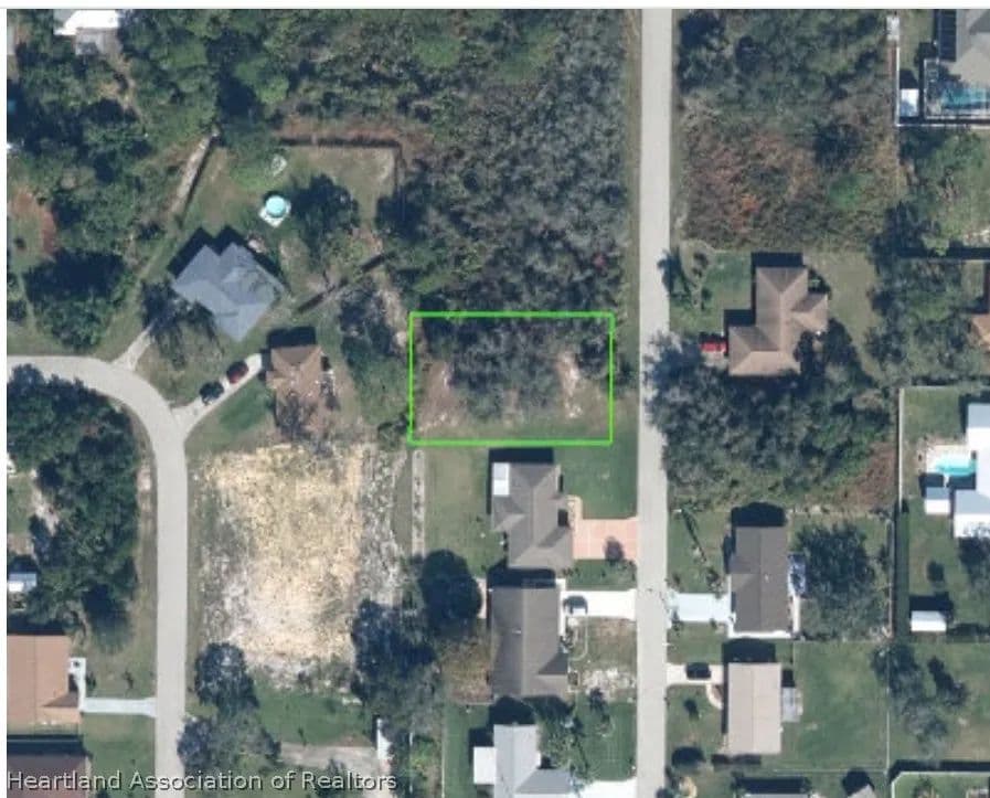 Property from 206 FALCON Way NW - KW - Lake Placid, Florida, 33852