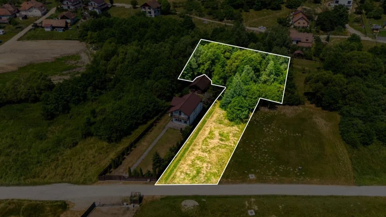 Teren intravilan 1173 mp cu utilități și cabană în Predeluț, Bran – Comision 0% - land for sale