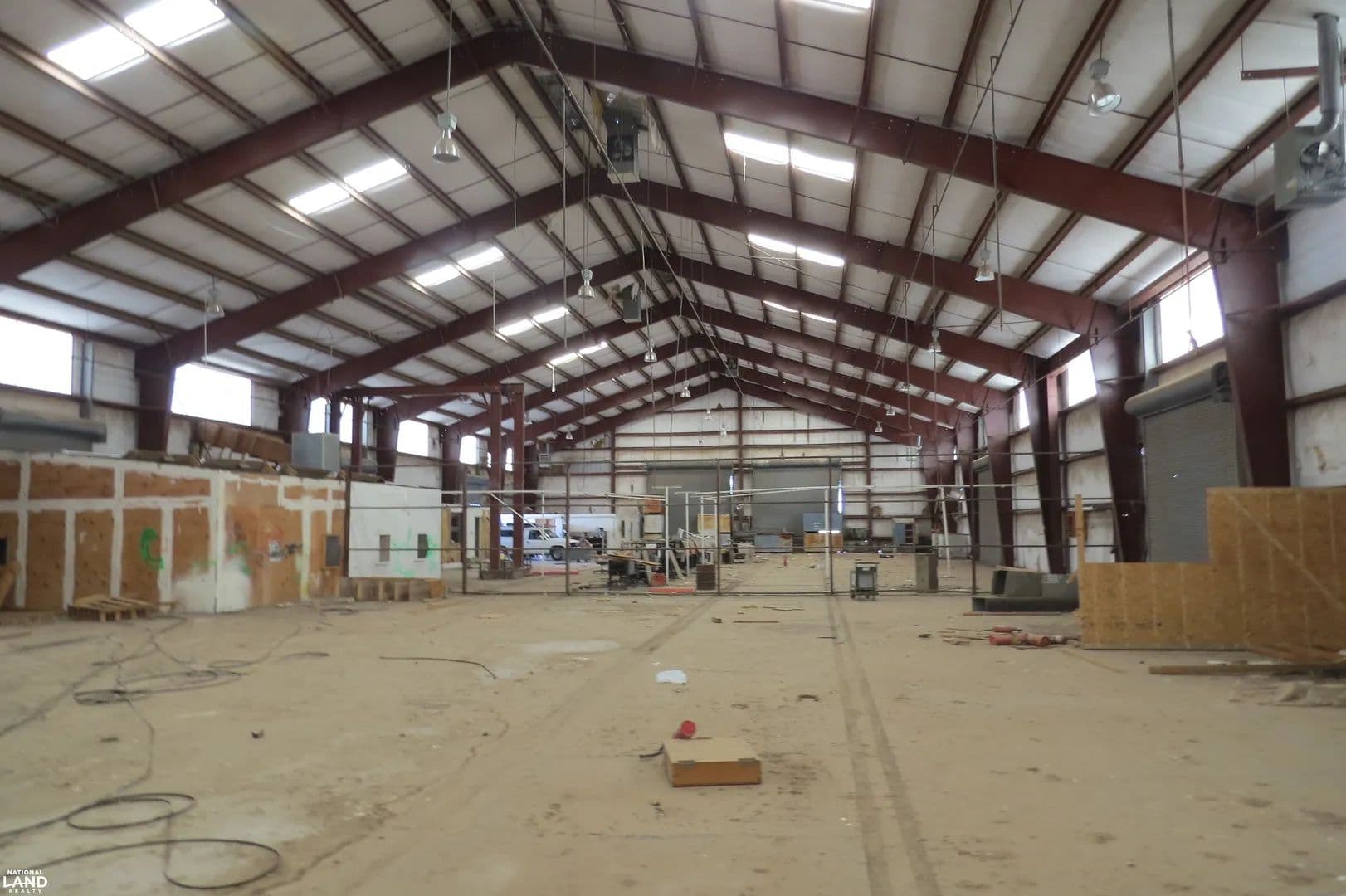 Lordsburg NM 45,000 SQ FT Massive Former Manufacture Home Facility - Lordsburg, New Mexico, 88045