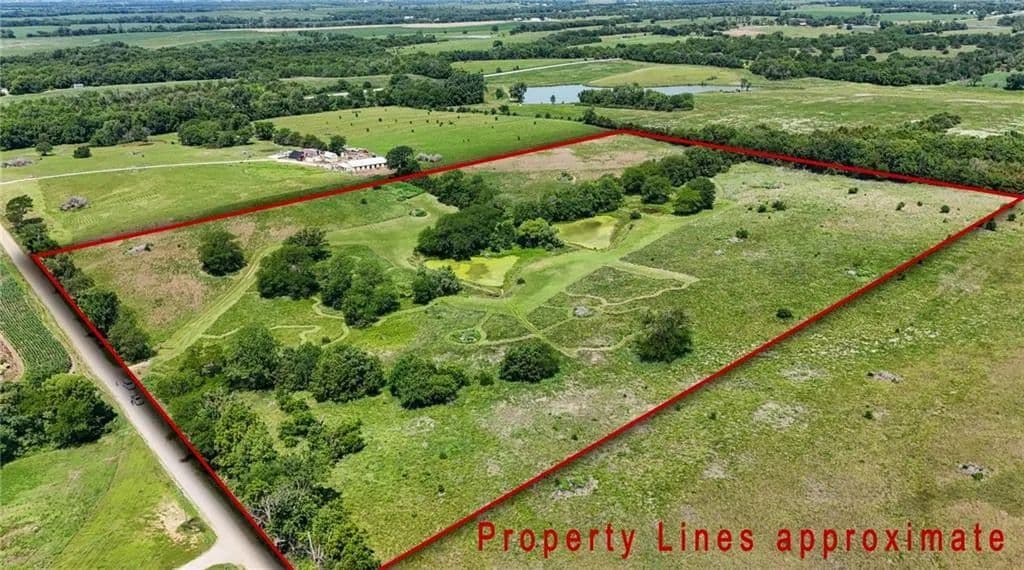 20 Acres of Land for Sale in Whiting, KS - Whiting, Kansas, 66552