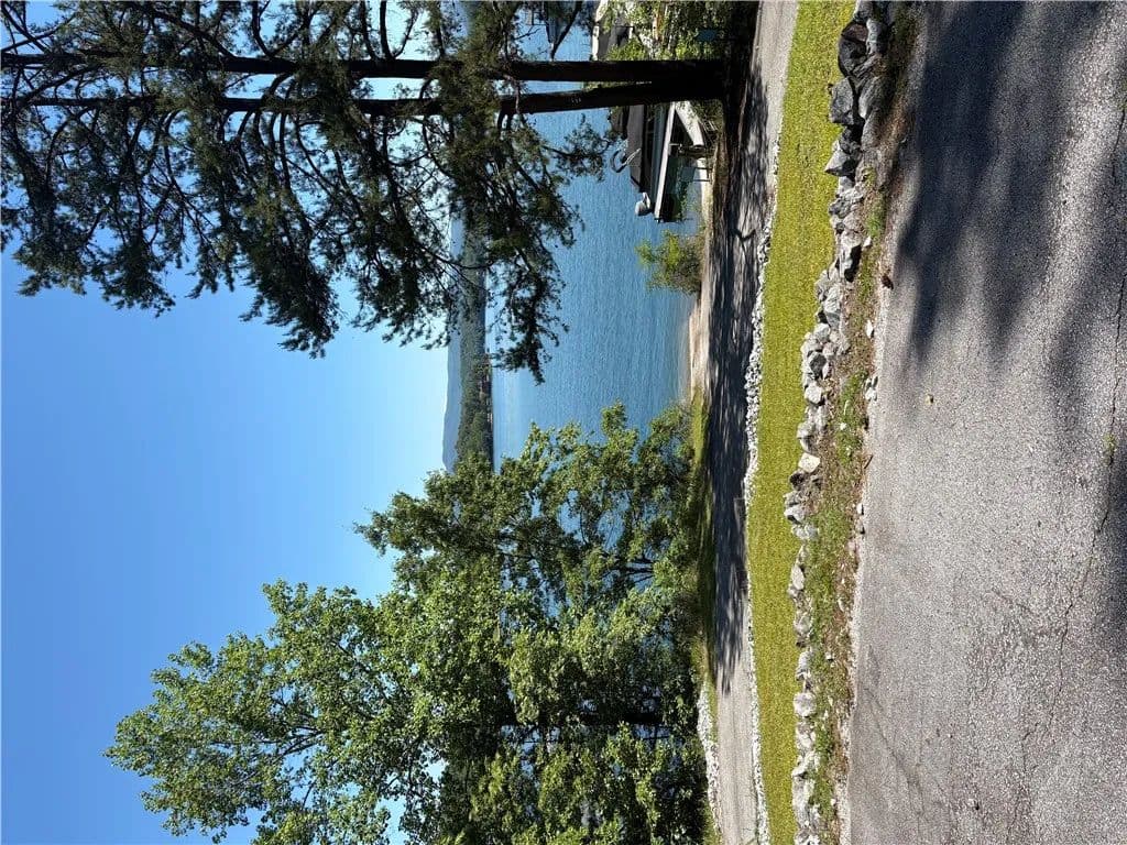 Property from 221 Bay View Drive - KW - Salem, South Carolina, 29676